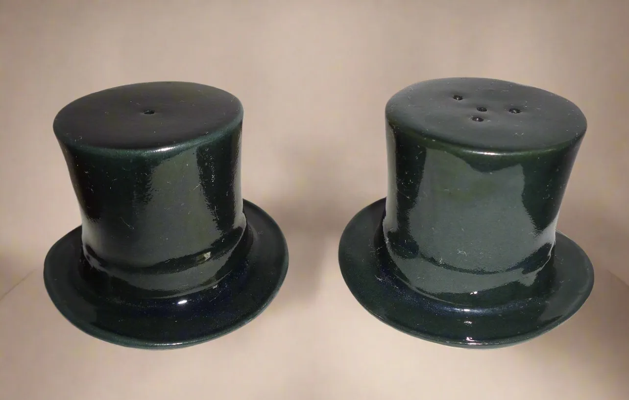 1970s Top Hat Novelty Salt & Pepper Pots Approved By The London Design Council