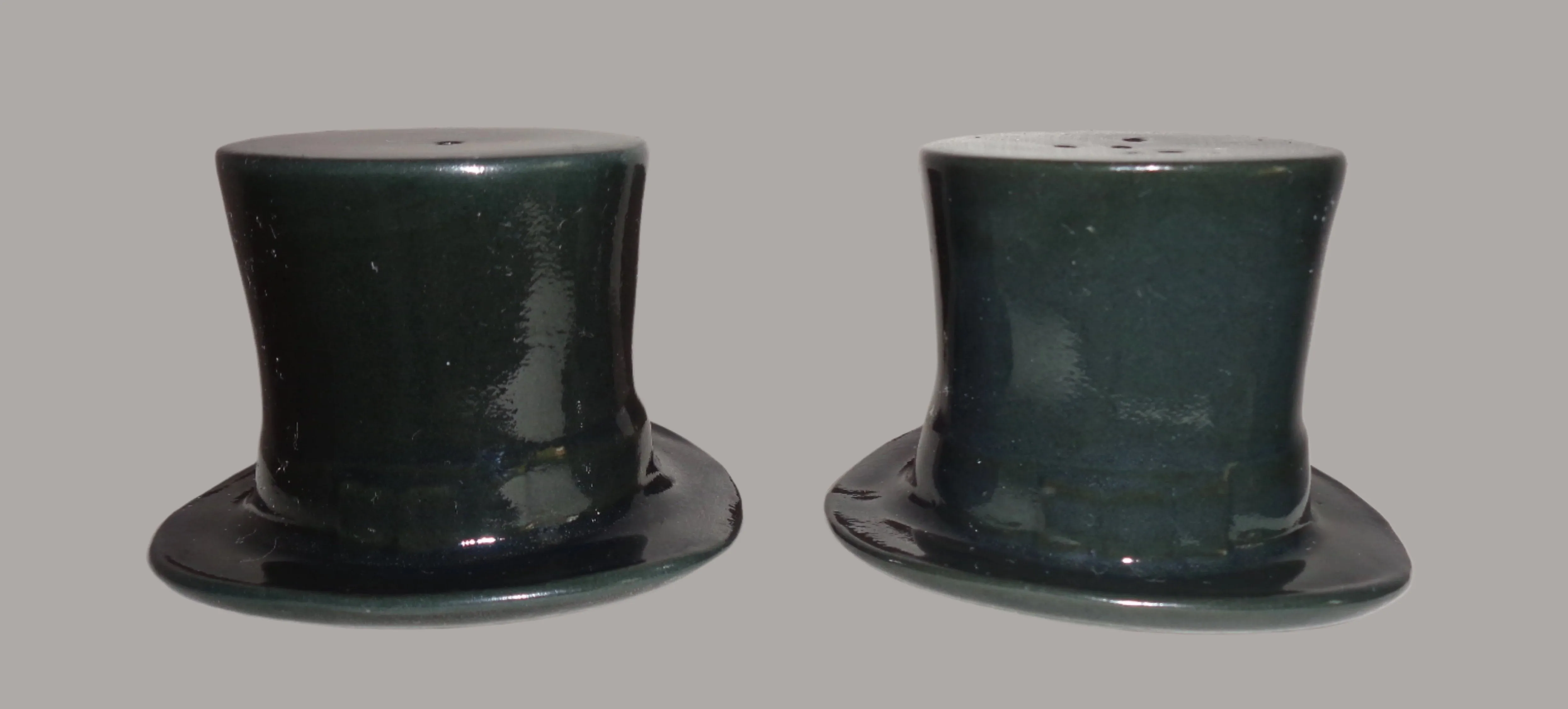 1970s Top Hat Novelty Salt & Pepper Pots Approved By The London Design Council