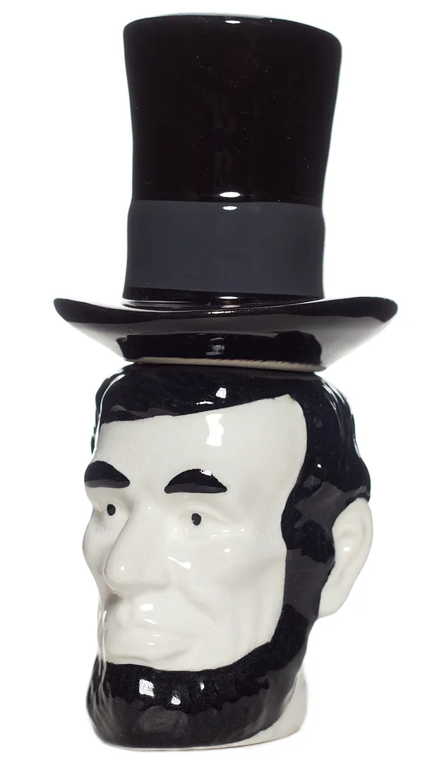 ABE LINCOLN SALT & PEPPER SHAKERS