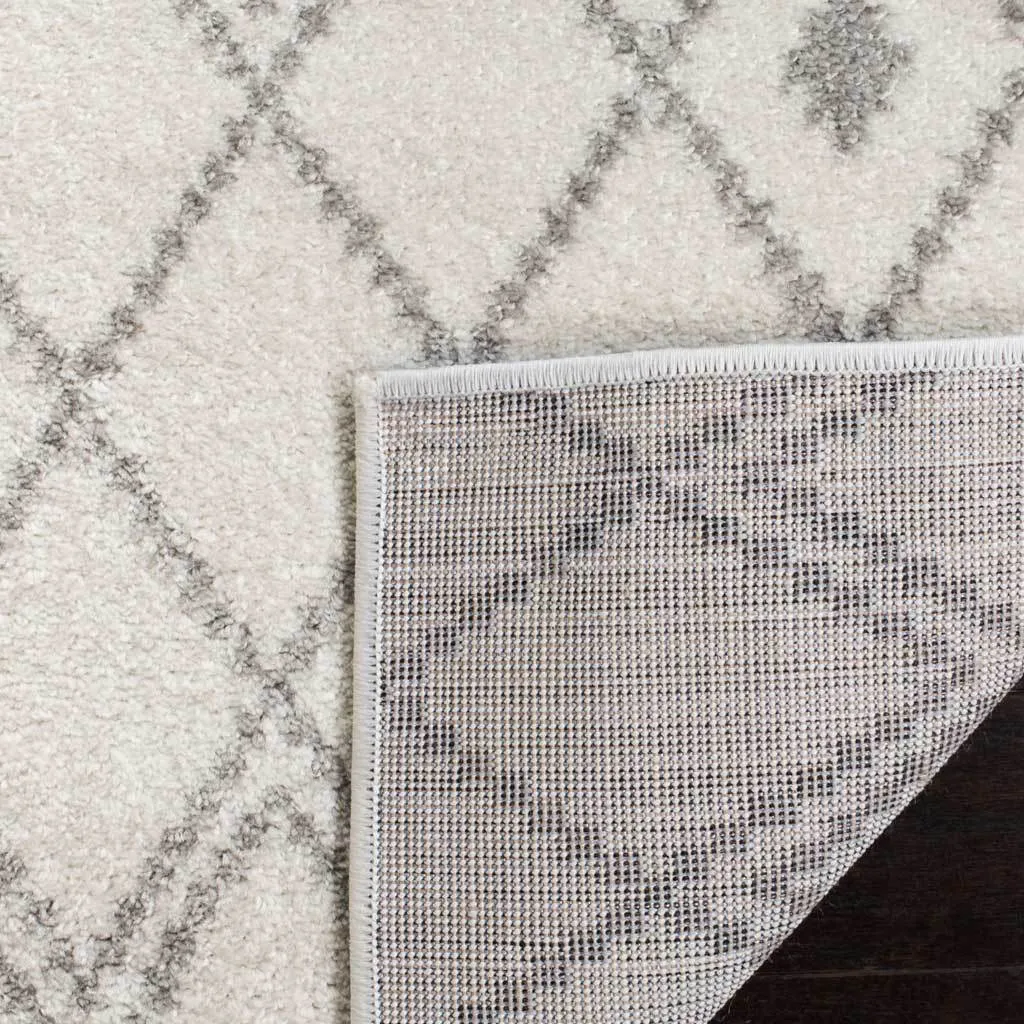 Adirondack Diamond Ivory/Gray Area Rug