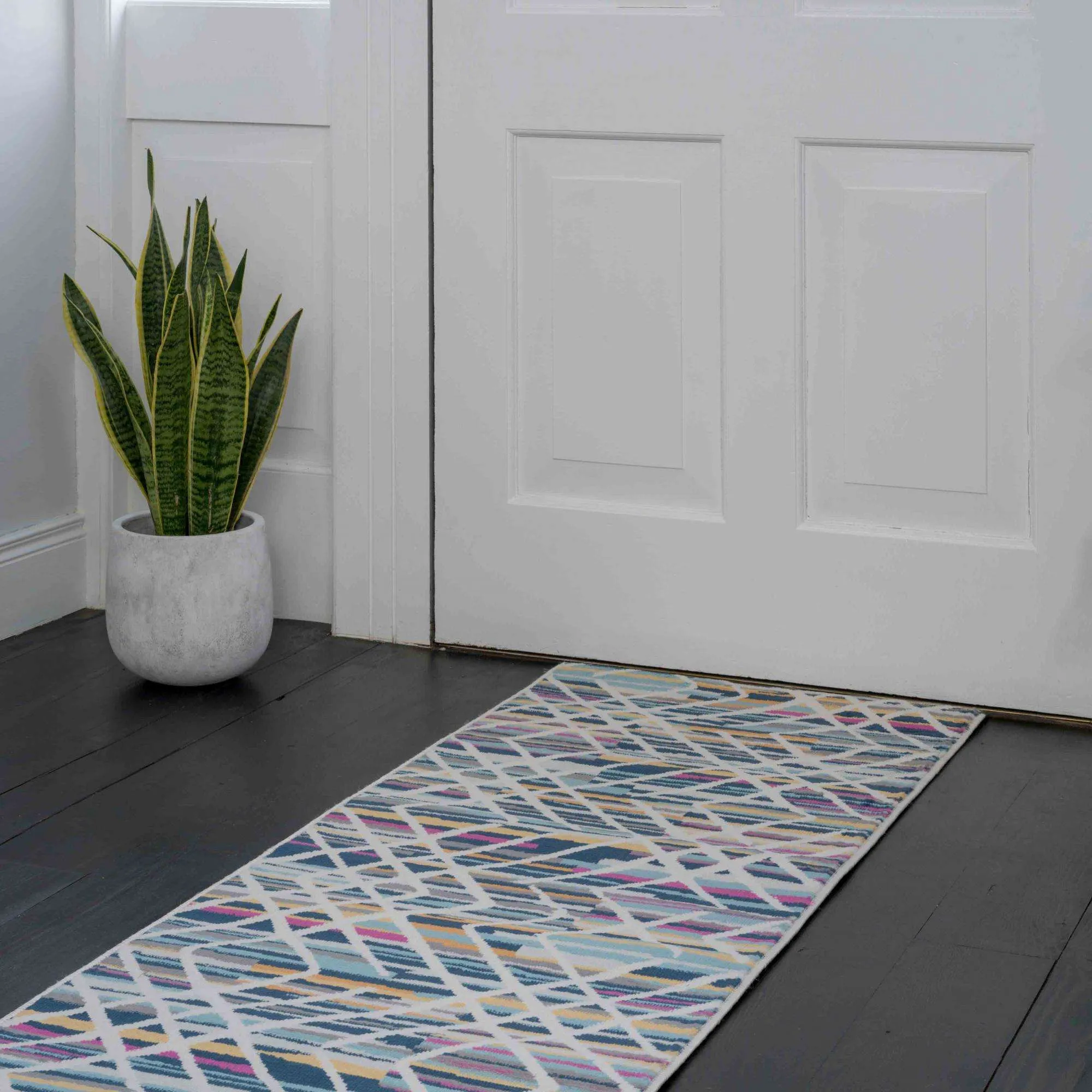 Colourful Geometric Strokes Pattern Rug