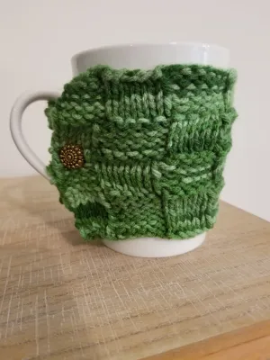 Mug Hug – Green Tones – Basketweave style