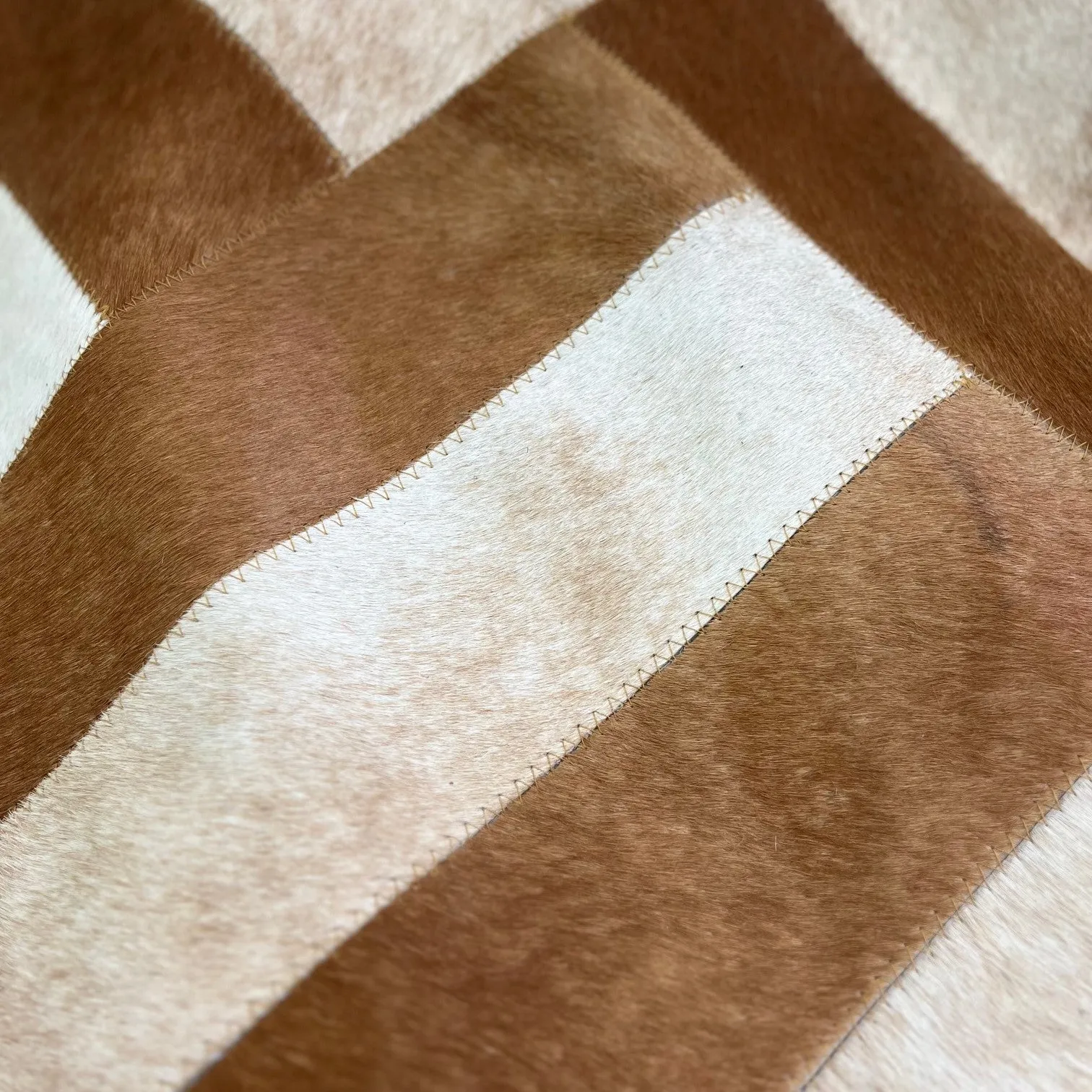 Natural Rectangle Cowhide Hair-On Patchwork Area Rug