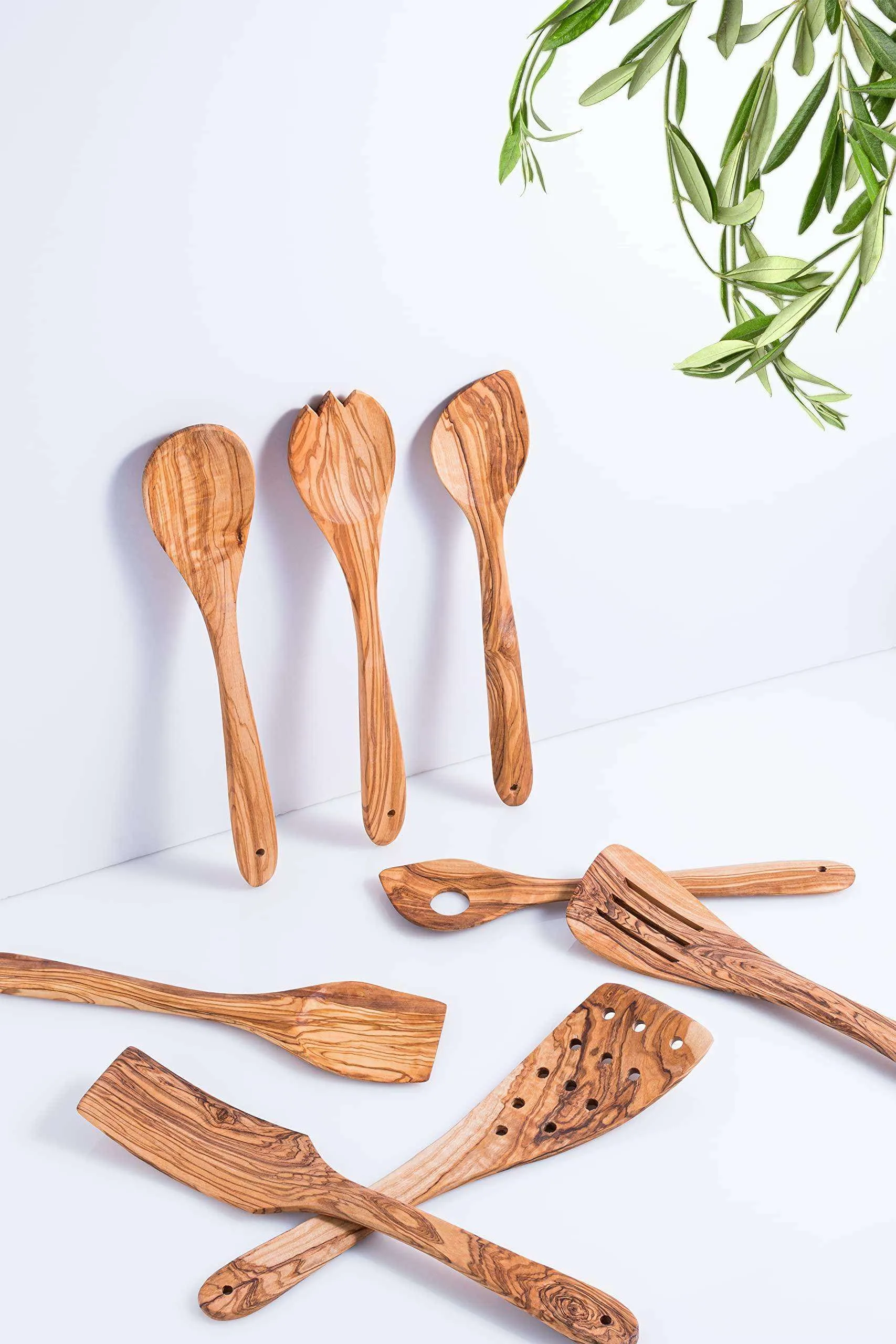 Set of 8 Olive Wood Utensils