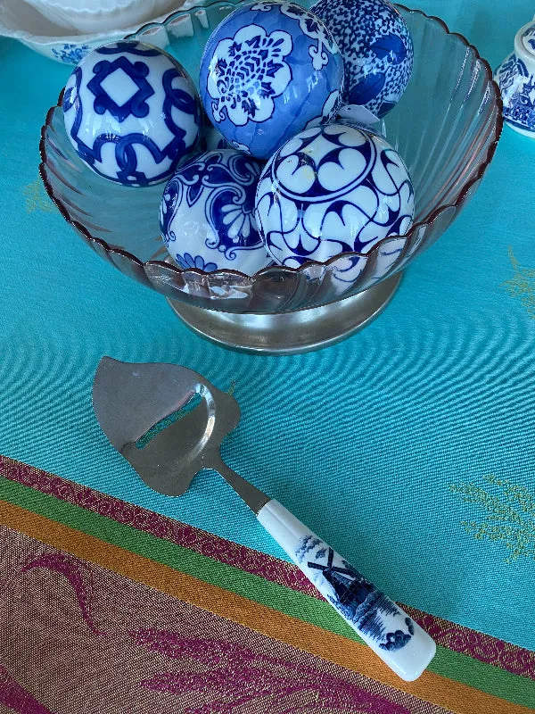 Vintage Cheese Knife, Blue & White Windmill Pattern, Delft Style